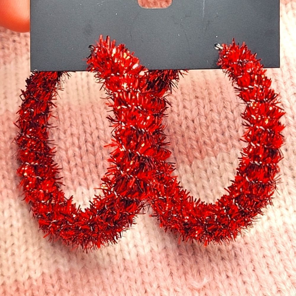 5/$21 ❤️ GOLD WITH RED TINSEL OPEN HOOP EARRINGS NEW